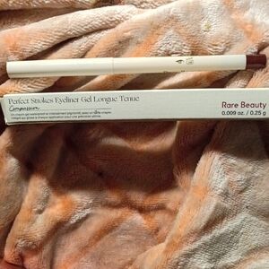 RARE BEAUTY Perfect Strokes Longwear Gel Eyeliner "Compassion" Burgundy